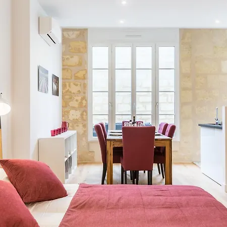Gorgeous And Terrace In The Center דירה