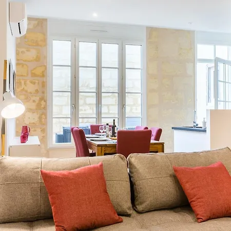 Gorgeous And Terrace In The Center דירה *